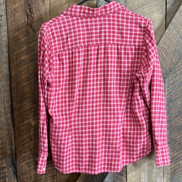 Eddie Bauer women’s soft cotton shirt size medium petite - Picture 3 of 4